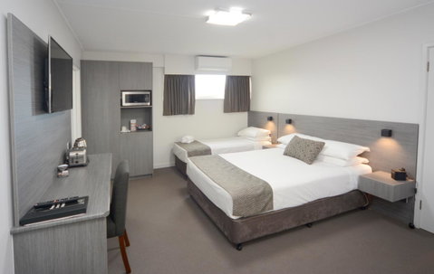 Bridge Hotel - Holiday Cairns 6