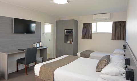Bridge Hotel - Holiday Cairns 3