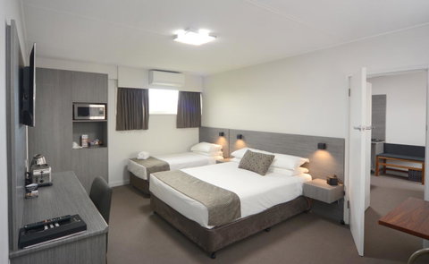 Bridge Hotel - Holiday Cairns 2