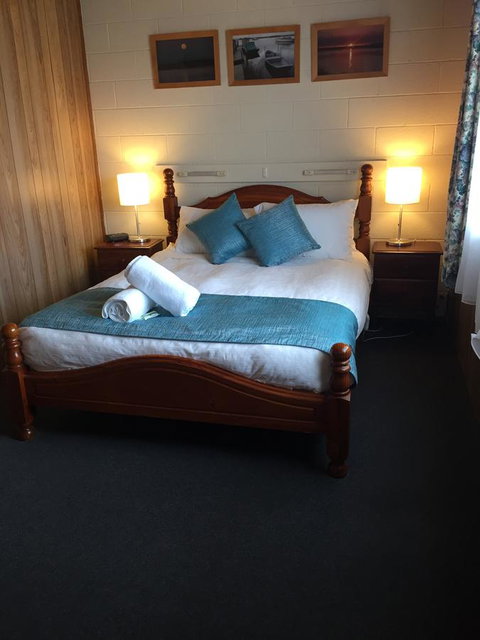 Regatta Point Tavern & Holiday Villas - Holiday Cairns 7
