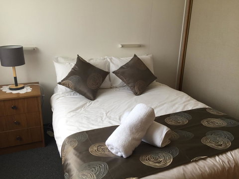 Regatta Point Tavern & Holiday Villas - Holiday Cairns 19