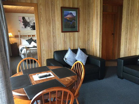 Regatta Point Tavern & Holiday Villas - Holiday Cairns 13