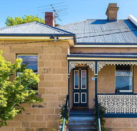 WEST NEST  Classic 3BR Hobart Terrace BEST Location View Close to City - Holiday Cairns