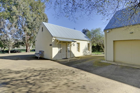 The Mill House Cottage - Holiday Cairns 4