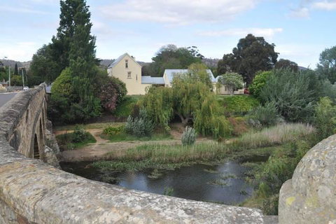 The Mill House Cottage - Holiday Cairns 2