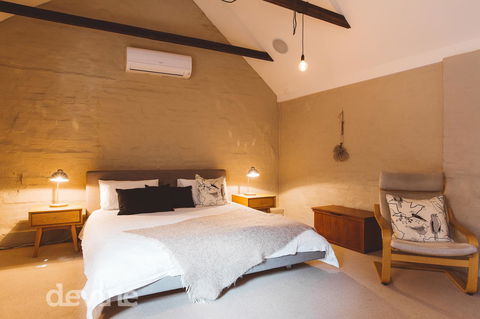 Devine Stays - Hayloft On ELizabeth - Holiday Cairns 12