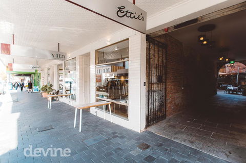 Devine Stays - Hayloft On ELizabeth - Holiday Cairns 8