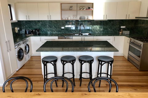 HIDDEN HAVEN Binalong Bay - Holiday Cairns 12