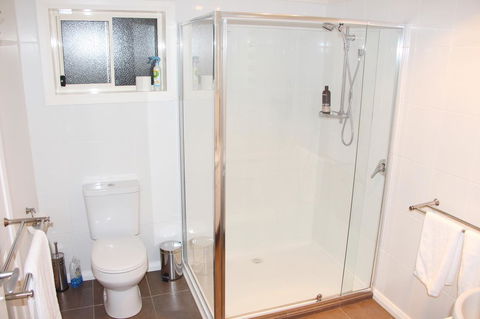 Seaview Apartment - Holiday Cairns 2