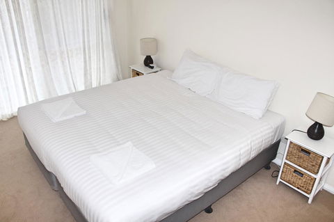 Seaview Apartment - Holiday Cairns 3