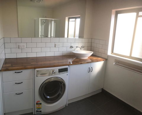 3ree- Spacious & Charming Apartment - Holiday Cairns 9