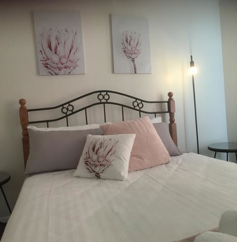 3ree- Spacious & Charming Apartment - Holiday Cairns 3
