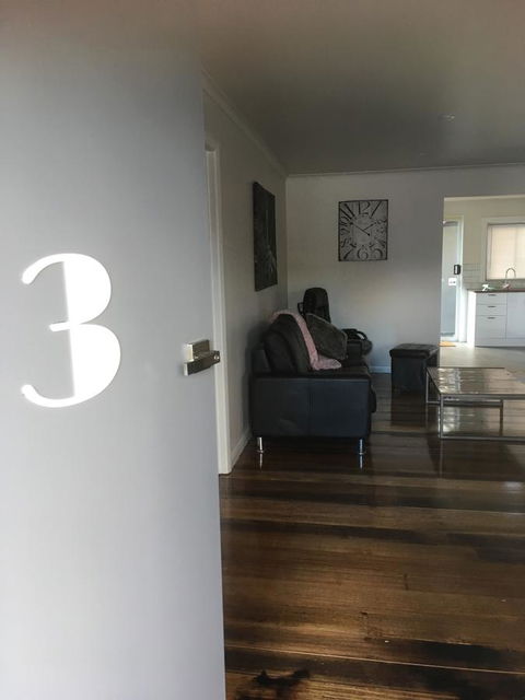 3ree- Spacious & Charming Apartment - Holiday Cairns 15