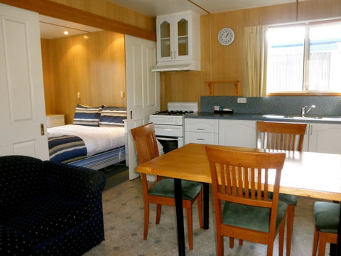 Strahan Beach Tourist Park - Holiday Cairns 4