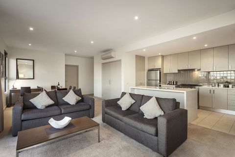 Quest Glen Waverley - Holiday Cairns 16