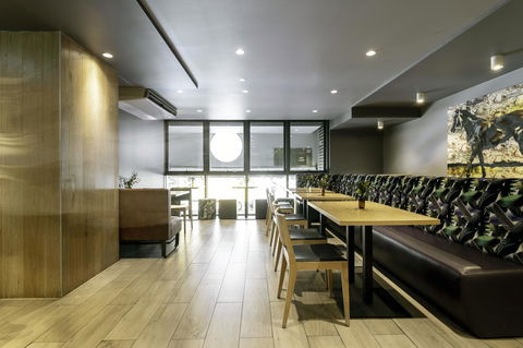 Brady Hotels Central Melbourne - Holiday Cairns 14