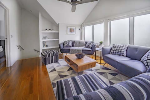 Bayview Loft - Holiday Cairns 2