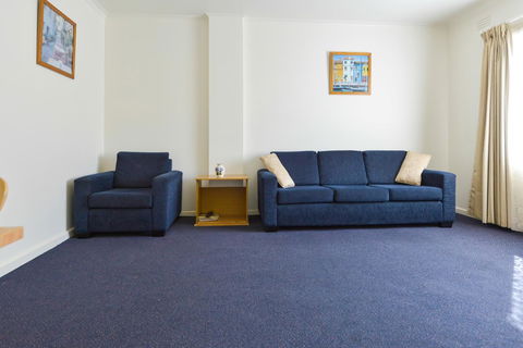 Heyfield Motel And Apartments - Holiday Cairns 17