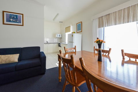 Heyfield Motel And Apartments - Holiday Cairns 23