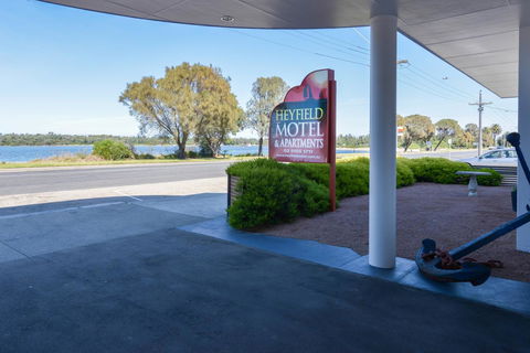 Heyfield Motel And Apartments - Holiday Cairns 9