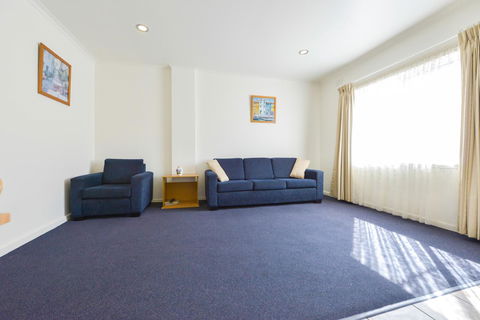 Heyfield Motel And Apartments - Holiday Cairns 18