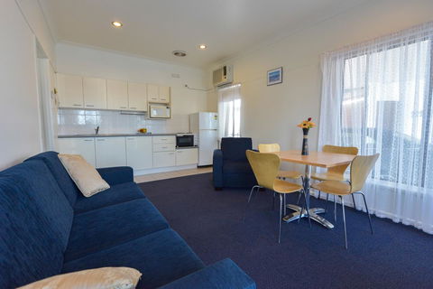 Heyfield Motel And Apartments - Holiday Cairns 28