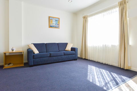 Heyfield Motel And Apartments - Holiday Cairns 15