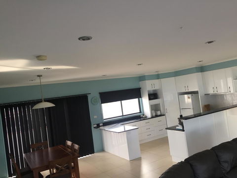 Heyfield Motel And Apartments - Holiday Cairns 44