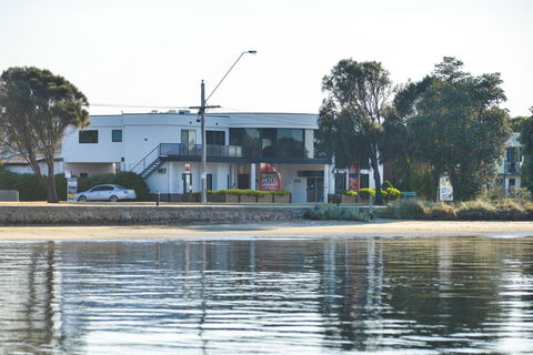 Heyfield Motel And Apartments - Holiday Cairns 5