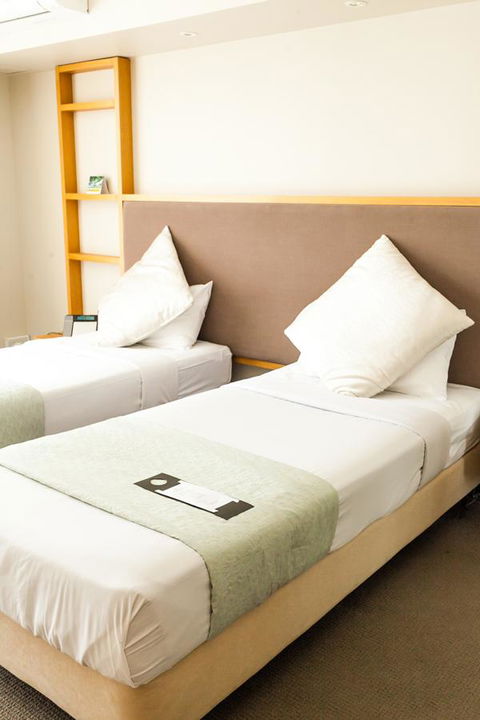 Deep Blue Hotel & Hot Springs - Holiday Cairns 17