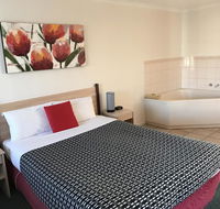 Beachcomber Motel  Apartments - Holiday Cairns