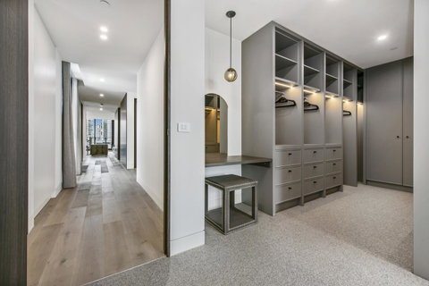 Melbourne City Apartments - Teri - Holiday Cairns 8