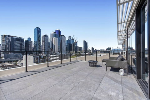 Melbourne City Apartments - Teri - Holiday Cairns 17