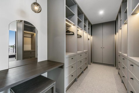 Melbourne City Apartments - Teri - Holiday Cairns 11