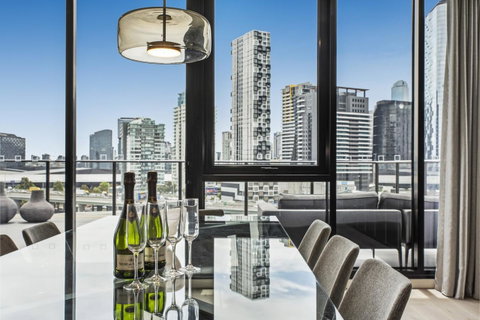 Melbourne City Apartments - Teri - Holiday Cairns 0