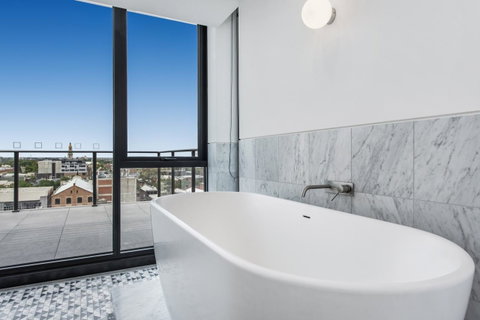 Melbourne City Apartments - Teri - Holiday Cairns 5