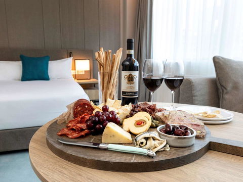 Novotel Melbourne Central - Holiday Cairns 9