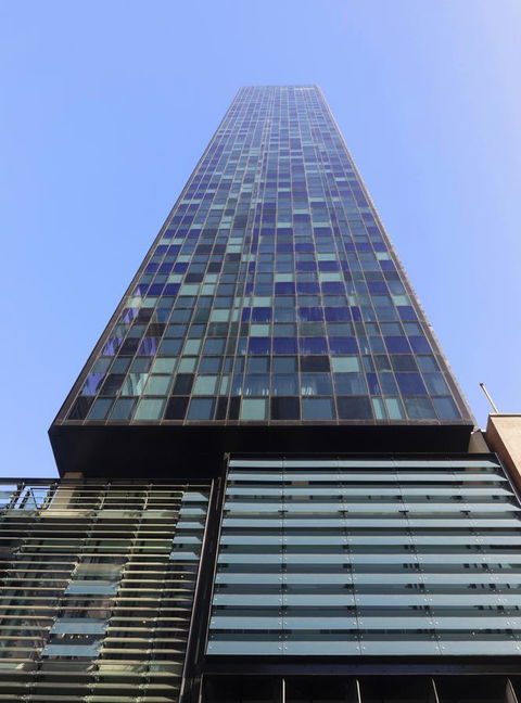 Novotel Melbourne Central - Holiday Cairns 12