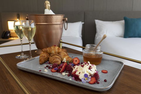 Novotel Melbourne Central - Holiday Cairns 41