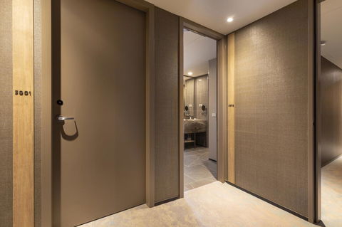 Novotel Melbourne Central - Holiday Cairns 34