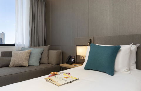 Novotel Melbourne Central - Holiday Cairns 3