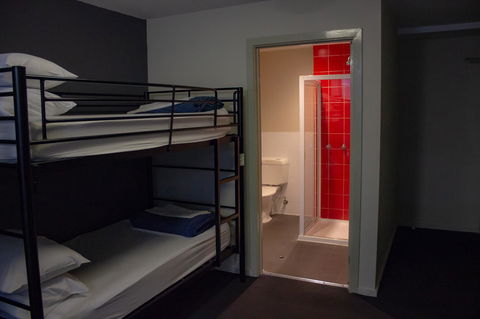 Nomads Melbourne Backpackers - Holiday Cairns 36