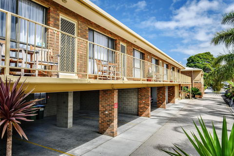 Allambi Holiday Apartments - Holiday Cairns 18