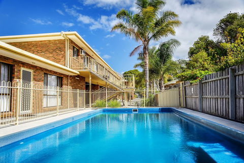 Allambi Holiday Apartments - Holiday Cairns 0