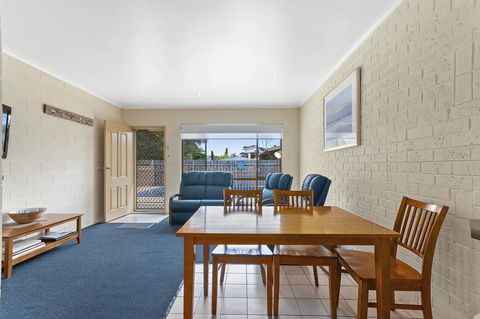 Allambi Holiday Apartments - Holiday Cairns 12