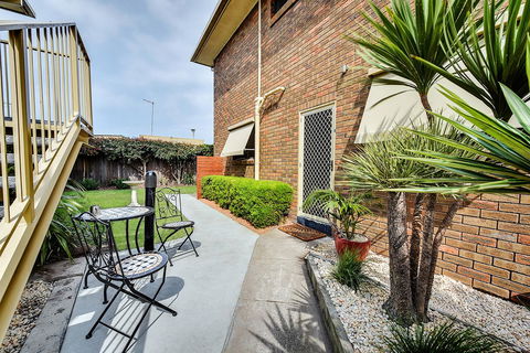 Allambi Holiday Apartments - Holiday Cairns 25