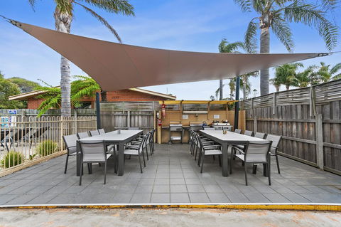 Allambi Holiday Apartments - Holiday Cairns 10