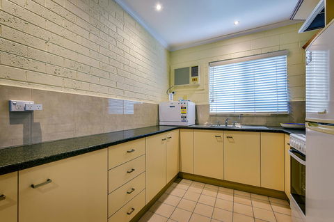 Allambi Holiday Apartments - Holiday Cairns 41