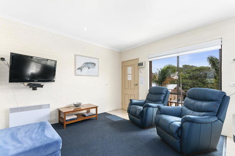 Allambi Holiday Apartments - Holiday Cairns 17