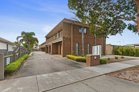 Allambi Holiday Apartments - Holiday Cairns 8